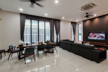 Lukisan @ Alam Impian