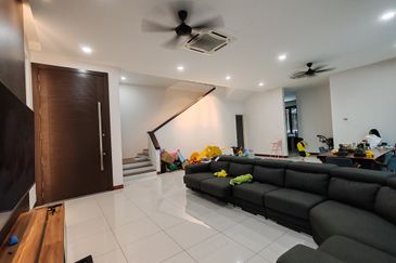 Lukisan @ Alam Impian