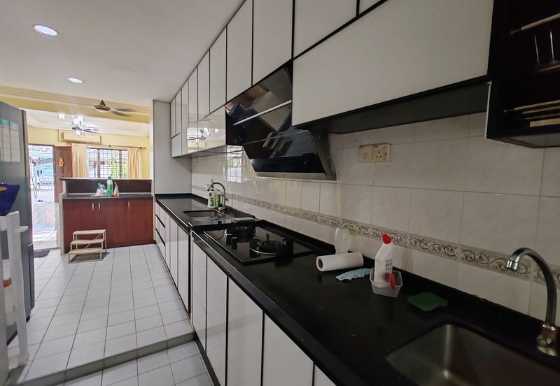 Liparis Kota Kemuning 2sty terrace Fully Furnished