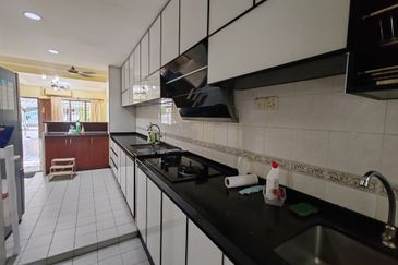 Liparis Kota Kemuning 2sty terrace Fully Furnished