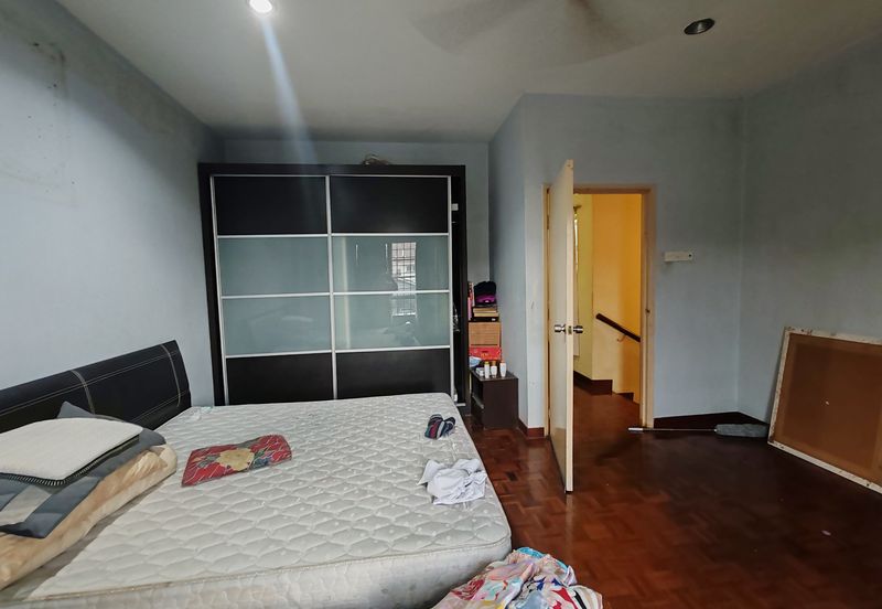 Liparis Kota Kemuning 2sty terrace Fully Furnished