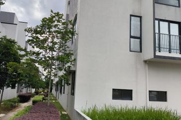 Lucent Residence @ twentyfive.7