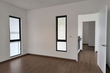 Lucent Residence @ twentyfive.7