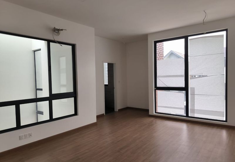 Lucent Residence @ twentyfive.7