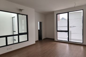 Lucent Residence @ twentyfive.7