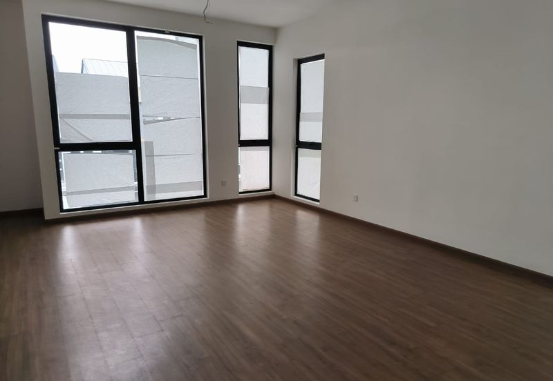 Lucent Residence @ twentyfive.7