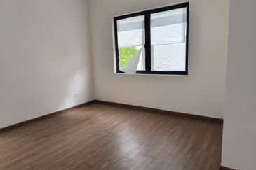 Lucent Residence @ twentyfive.7