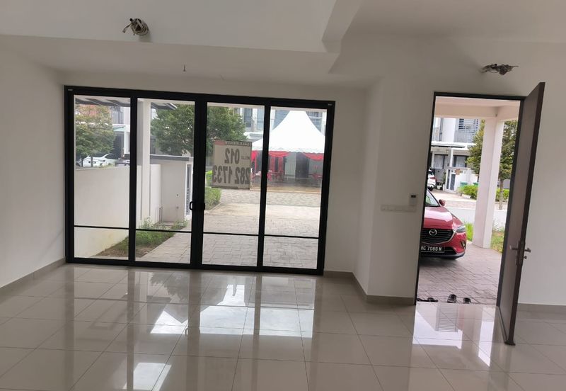 Lucent Residence @ twentyfive.7