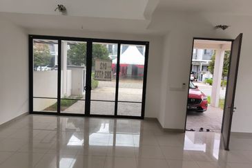 Lucent Residence @ twentyfive.7