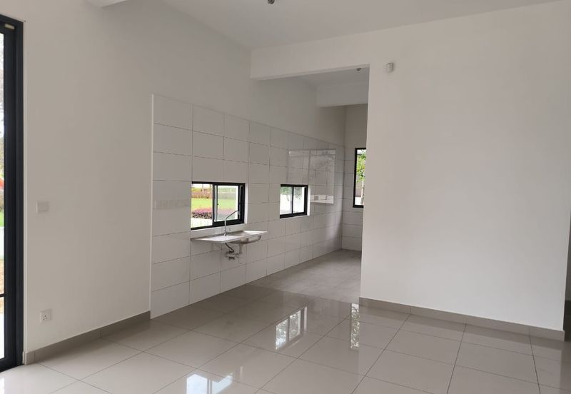 Lucent Residence @ twentyfive.7