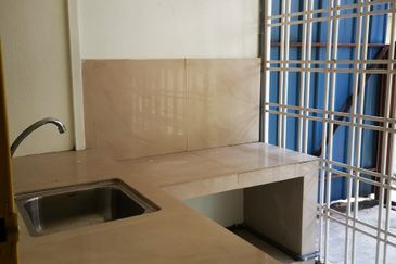 Jalan Anggerik Aranda 31/31