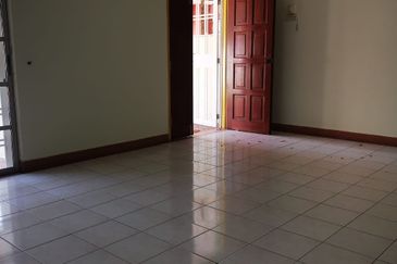 Jalan Anggerik Aranda 31/31