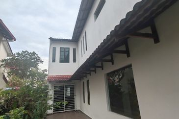 2sty Endlot Terrace @ Kota Kemuning (kit extended near school) 