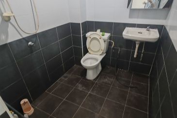 2sty Endlot Terrace @ Kota Kemuning (kit extended near school) 