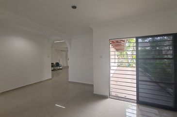 2sty Endlot Terrace @ Kota Kemuning (kit extended near school) 