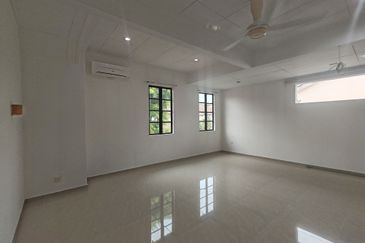 2sty Endlot Terrace @ Kota Kemuning (kit extended near school) 