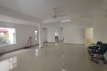 2sty Endlot Terrace @ Kota Kemuning (kit extended near school) 