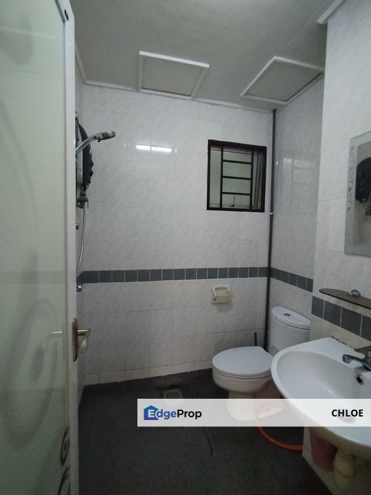 pool view renovated with lift, Selangor, Kota Kemuning