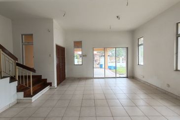 Canal Gardens, Kota Kemuning