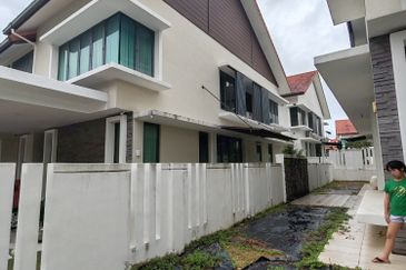 Lukisan @ Alam Impian