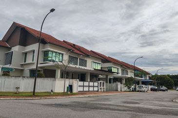 Lukisan @ Alam Impian