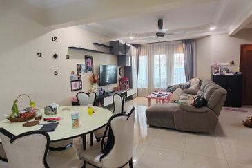 2sty Nlot nicely renovated tip top conditon move in Freehold