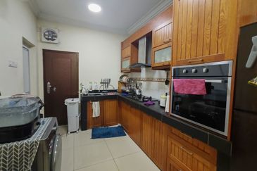 2sty Nlot nicely renovated tip top conditon move in Freehold