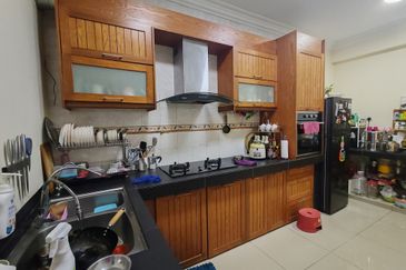 2sty Nlot nicely renovated tip top conditon move in Freehold