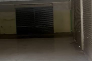 Cheras, Alam Damai Corner Shop For Rent