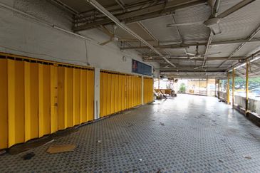 Cheras, Taman Pertama Corner Shop For Rent