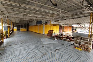 Cheras, Taman Pertama Corner Shop For Rent