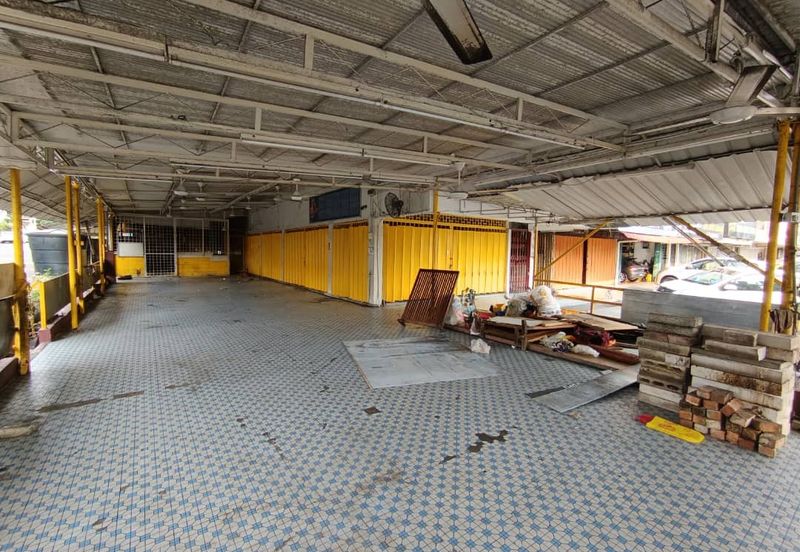 Cheras, Taman Pertama Corner Shop For Rent