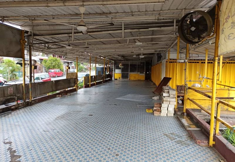 Cheras, Taman Pertama Corner Shop For Rent