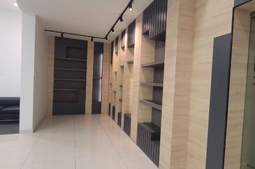 Kajang, 3 Storey Semi-D Factory For Rent