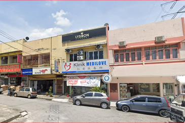 Cheras, Taman Connaught Corner Shop For Rent