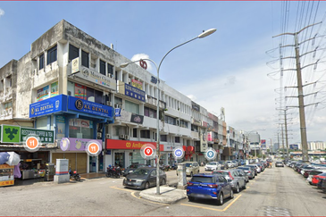 Cheras, Taman Connaught Corner Shop For Rent