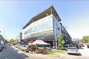 Sungai Besi , Corner Shop For Sale