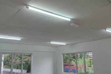 Cheras, 1.5 Story Factory For Rent