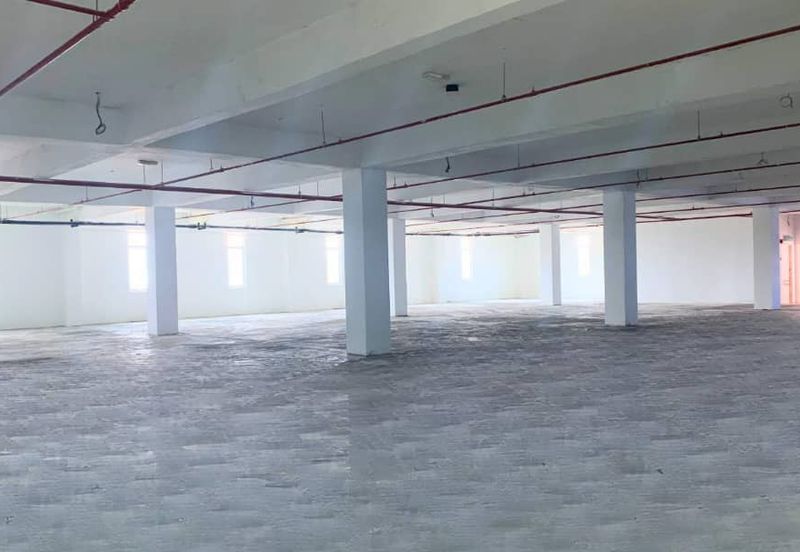 Easy Access Hot Sport Office Tower!