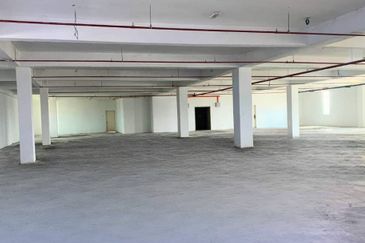 Easy Access Hot Sport Office Tower!