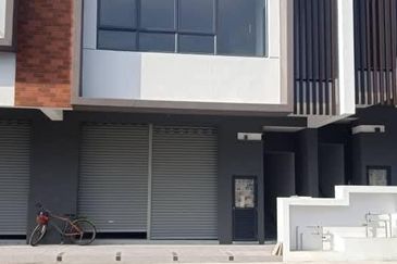 Kajang, Jade Hill 2 Brand New Shop lot For Rent