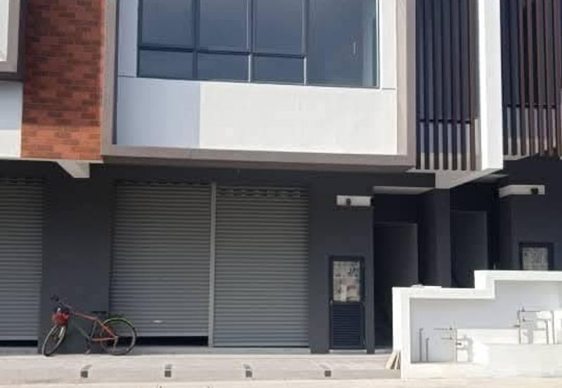 Kajang, Jade Hill 2 Brand New Shop lot For Rent