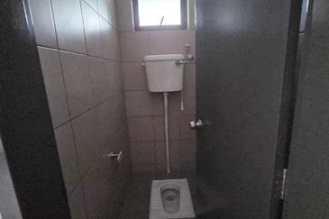 Kajang, Jade Hill 2 Brand New Shop lot For Rent