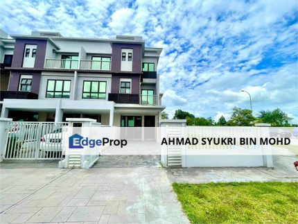 Corner Lot The Strata Townhouse Bandar Puteri Bangi , Selangor, Bangi