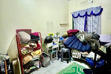 FREEHOLD  End Lot, Sri Damansara  Kuala Lumpur