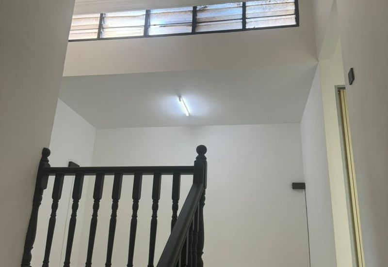 Banting  Jalan Cempaka 2 Storey Terrace FREEHOLD  FULLY RENOVATION, 