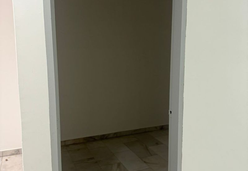 Banting  Jalan Cempaka 2 Storey Terrace FREEHOLD  FULLY RENOVATION, 