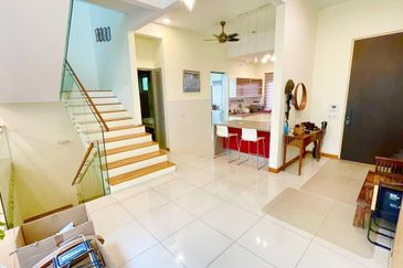 Schumann Symphony Hills Cyberjaya 3 Storey Superlink FREEHOLD