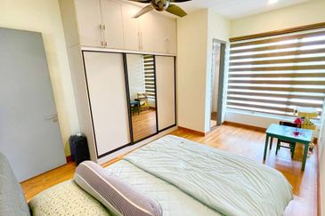 Schumann Symphony Hills Cyberjaya 3 Storey Superlink FREEHOLD