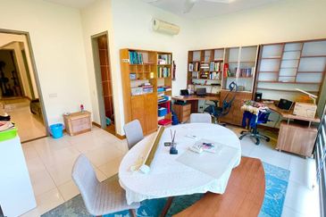 Schumann Symphony Hills Cyberjaya 3 Storey Superlink FREEHOLD